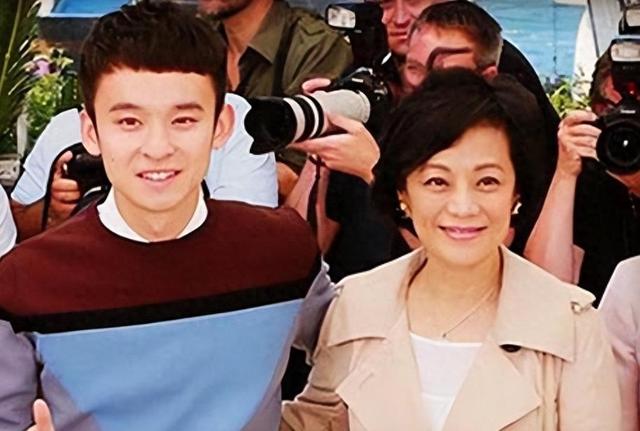 王京花没想到，13年捧不红的儿子董子健，如今却给她狠狠争了口气