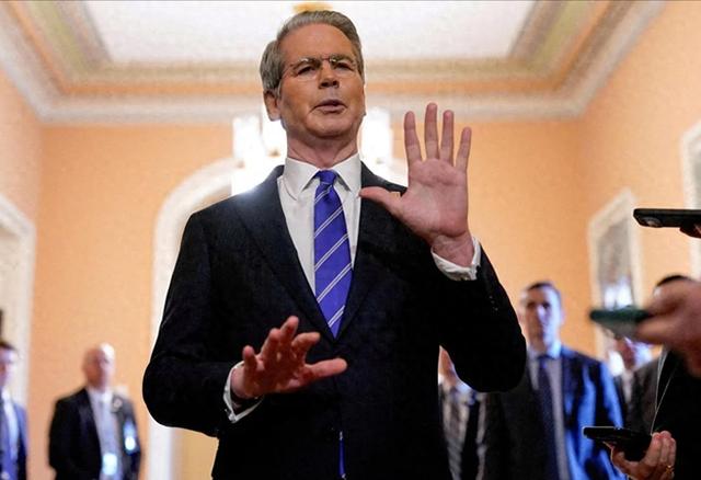 美子弹已上膛，美财长通知中国交出稀土	，话音刚落，中方停购大豆