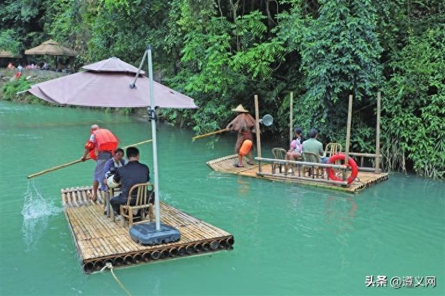 贵州绥阳：避暑游火热“亲水经济”升温