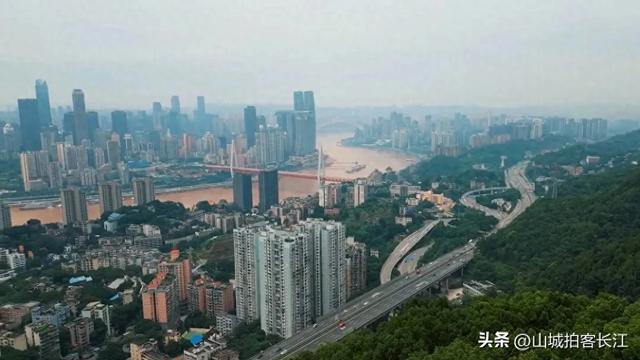 重庆头号袖珍镇，地处山城核心区，境内网红打卡点备受争议？