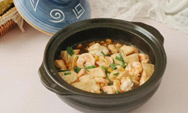 这3种食材一锅焖，天冷就适合吃这道菜，鲜嫩入味，全家都爱吃