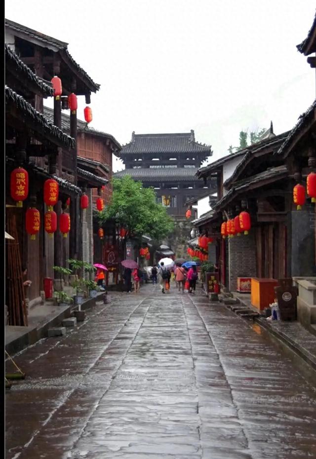 昭化的雨天秋意，古城的千年诗意，这个秋天，来昭化古城进行一场雨的约会吧！