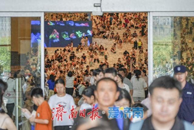 山东博物馆暑期客流攀升，再现"文化春运"