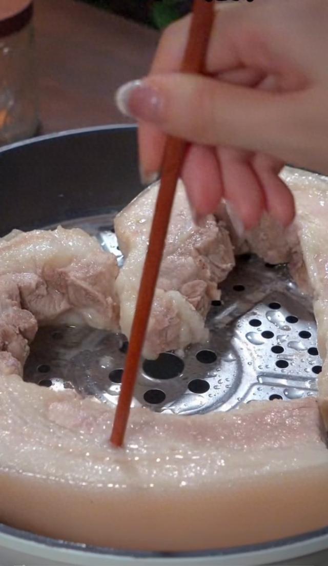 猪肉，不红烧不爆炒	，家常做法，全家抢着吃