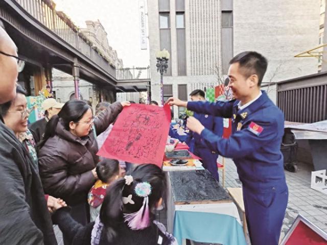 科普小镇持续火爆学习热情不断高涨