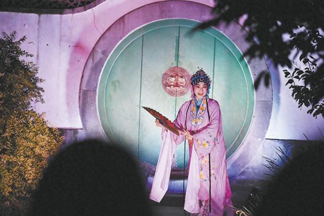 北京：夜游北海公园 畅览两大景区