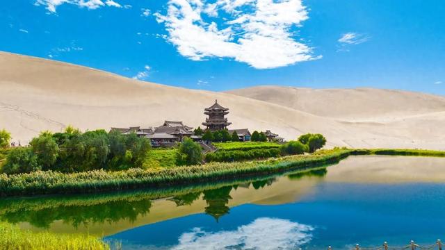 鸣沙山月牙泉景区7月份日出日落时间表出炉啦！