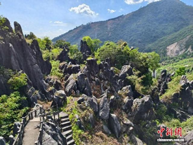 广西贺州废弃矿区“蝶变”旅游景区 演绎“点石成金”生态传奇