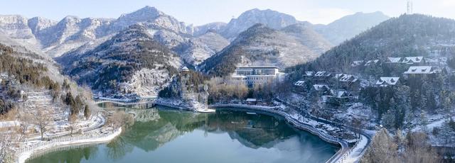 潭溪山“冻”真格了！今日实拍百米冰瀑惊艳成型，这个冬天等你赴约