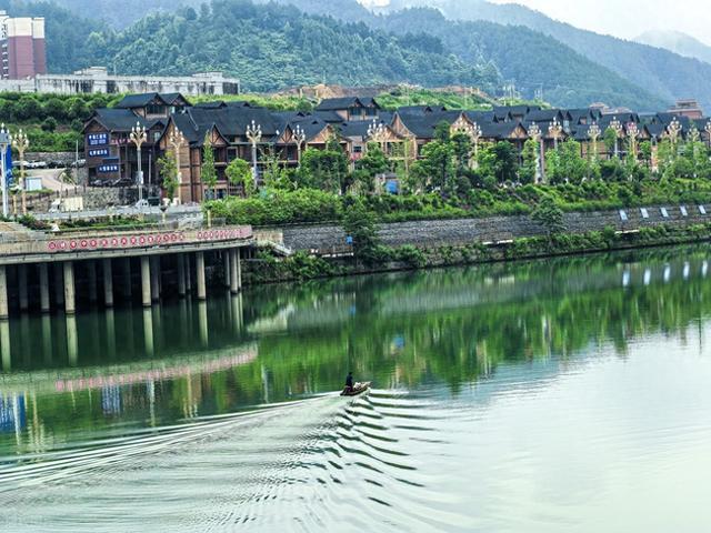 如果有条件，退休我更愿意在这 8 座温泉小城久居，生活舒服节奏慢