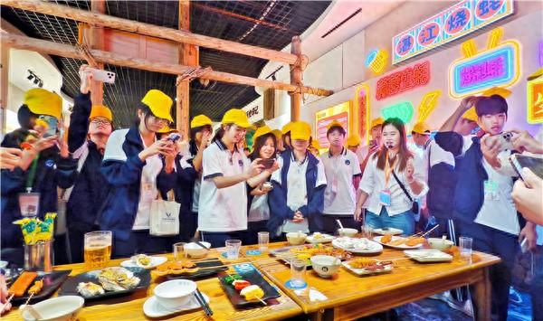 广西学子走进湛江 开启“生蚝文化”之旅