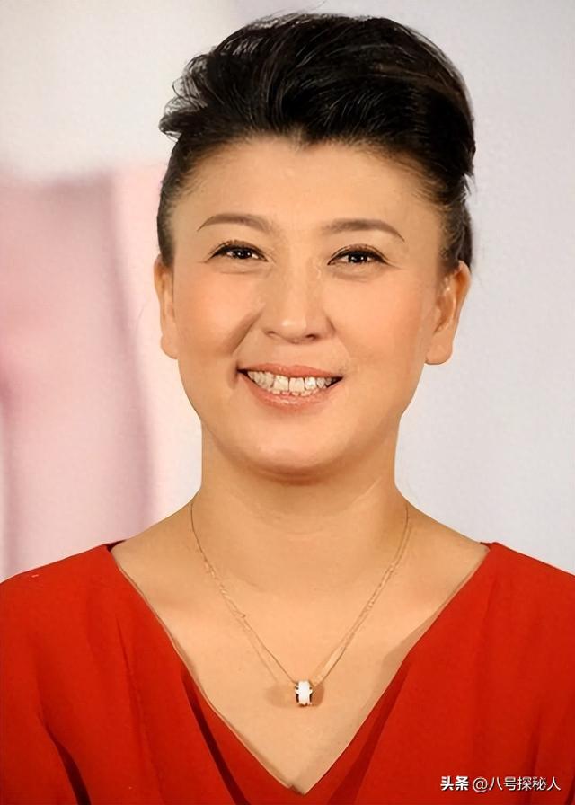 闫学晶丑闻再曝！一人已被拘留，婚变内幕被扒	，亲手拔父亲氧气管