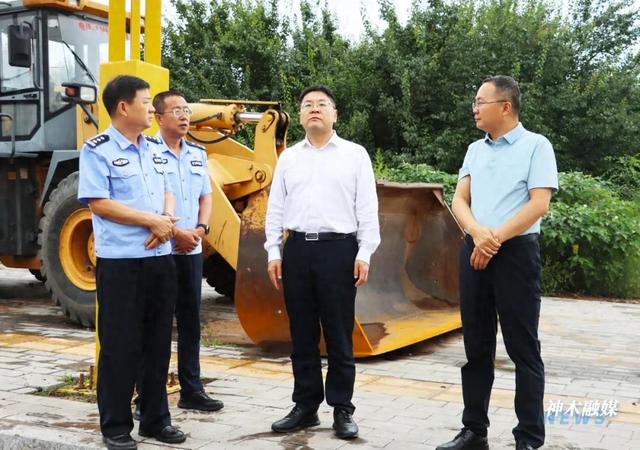 杨成林调研交通隐患治理、煤矿安全生产、景区旅游安全及农村违建拆除工作