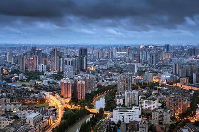 去了一趟成都和重庆，实话实说：成都人和重庆人差异确实挺大的！