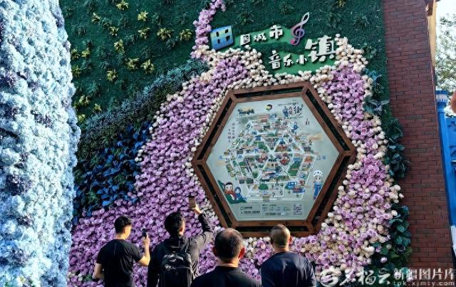 砥砺奋进七十载 天山南北谱华章丨六星街绘就文旅融合新图景