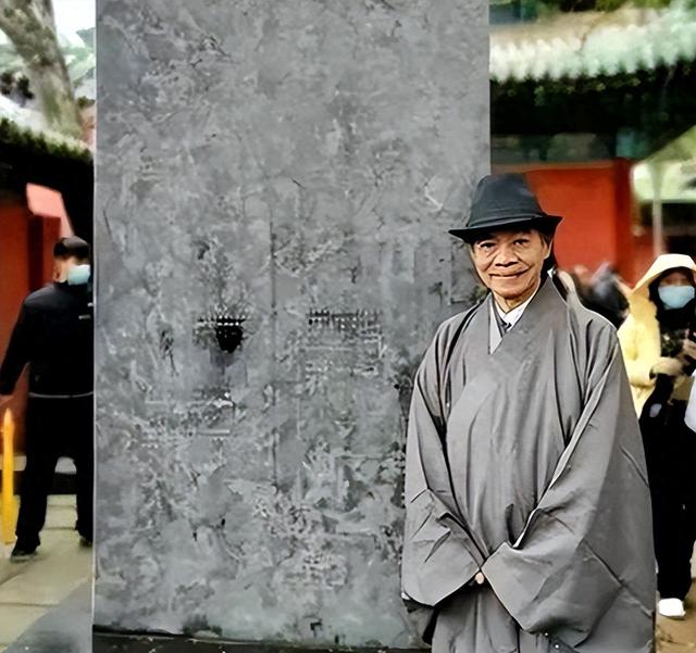拔萝卜带泥！释永信倒台后，最惨的不是女明星，而是捐了46亿的他