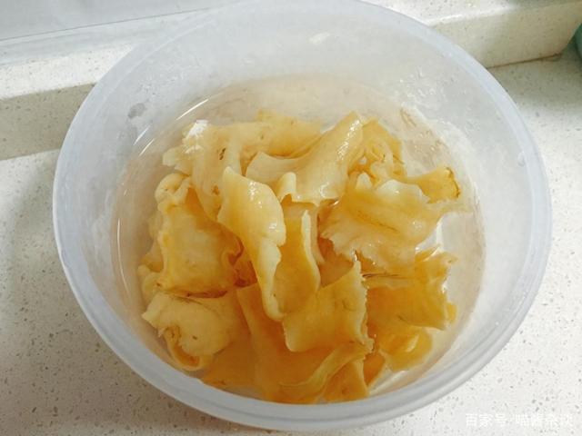 茂名鸡丝花胶羹怎么煮 2026年浓汤花胶鸡丝羹