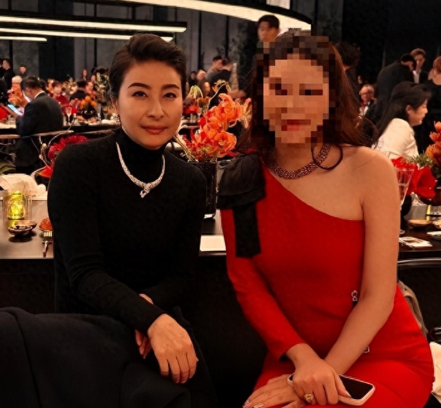 霍震霆没想到，儿媳郭晶晶再次官宣喜讯，让整个富太圈沉默