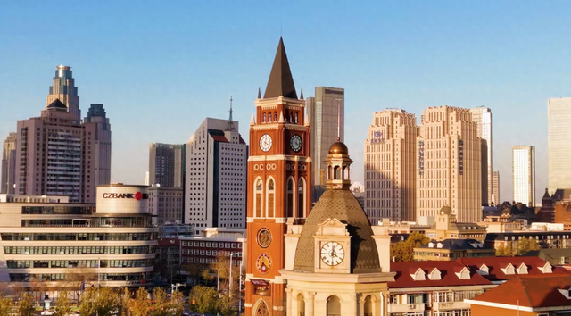 钟楼映冬色 这座公园藏着天津的格调与温度