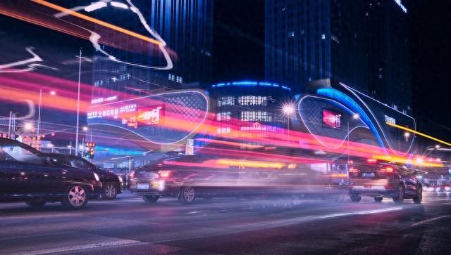 长春不夜城！新春彩灯点亮冰雪奇缘