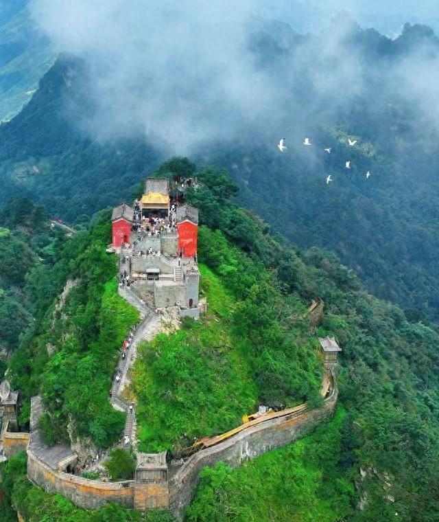 “缘行天下·走进武当”圆满举办：文化盛宴谱写文明交流新篇章