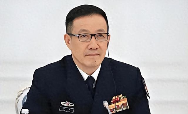 董军在人民大会堂表态后，特朗普对台湾下重手，统一或提前到来