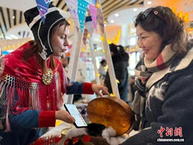 内蒙古冰雪旅游季在“中国驯鹿之乡”启动