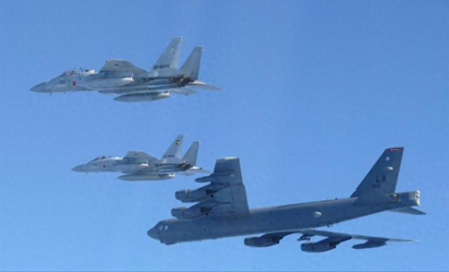 中俄战机出动不到24小时	，美国轰炸机起飞，高市的愿望实现了？