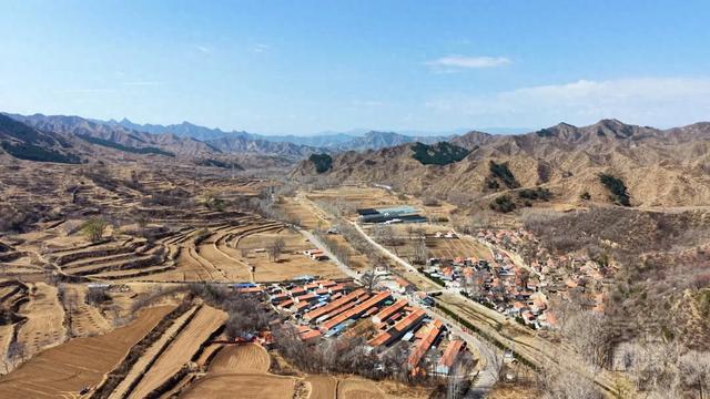 灵丘:塞外桃源先得春 山谷奏响第一声