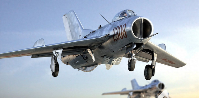 购买中国战斗机不给钱，7次追债都没还，这个嚣张小国报应来了