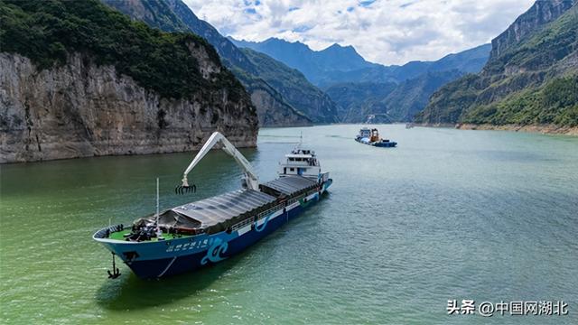 “三峡护坝1号”试航 长江三峡库区清漂迎来“零碳时代”