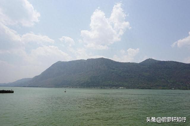 云南两大高原湖泊，滇池和洱海哪个大？