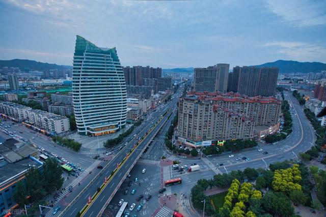 河北最叛逆的市辖区，宣化与张家口要跨越的鸿沟远不止30公里？