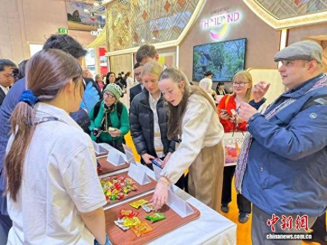 重庆美食亮相2025世界旅游展 展示山水之城独特魅力