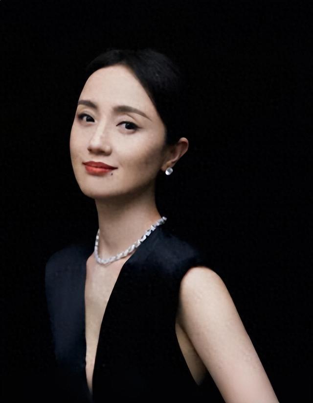 辛柏青丧妻刚满100天，离谱的事就发生了，被撮合娶马伊琍引争议