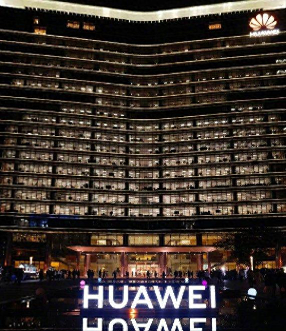 年薪600万华为技术总监，美国公民身份曝光，带13人窃密获刑
