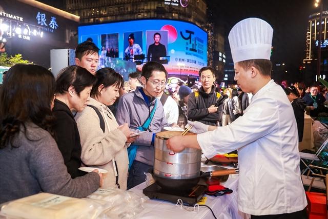 文化为桥 山海相约 “2025‘开化文化日’走进上城系列活动”在杭州湖滨步行街举行