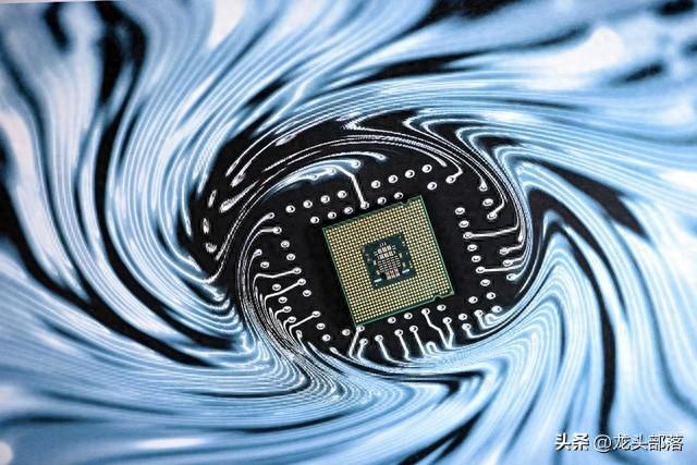 芯片股大反攻！AMD获批点燃行情，这些龙头股引领赛道崛起