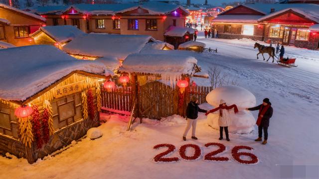 3.6亿人追雪！冰雪旅游“南北共振”，4500亿市场背后的新变局