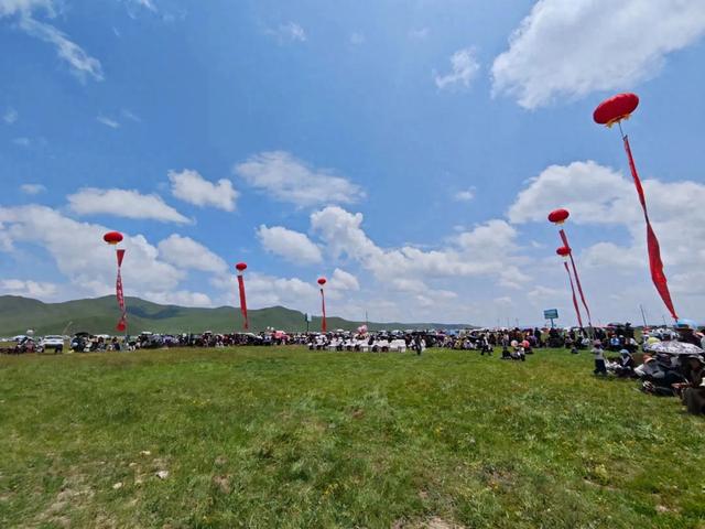 党建引领聚合力 文旅赋能谱新篇——尼玛镇第六届“德杰杯”民俗文化旅游艺术活动开幕