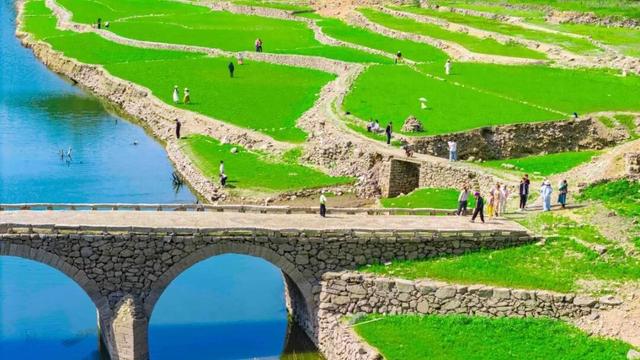 宁波这座神秘的水下古桥，重见天日！常年隐匿水下，因水位回落“限时”露出水面！不少人匆匆赶去打卡，也太美了吧