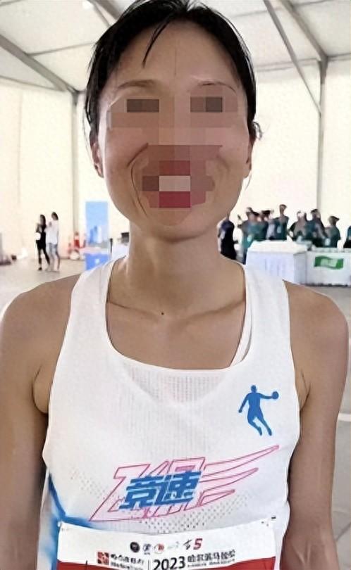 最快女护士风波再起，白岩松惹火上身，官媒出手句句戳打工人心坎