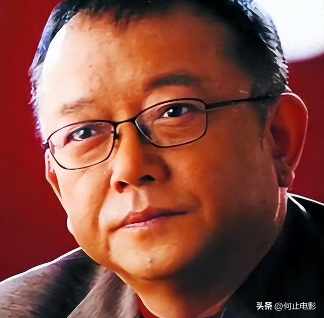 事实证明，被传卖掉上亿豪宅移民美国的王刚，已经走上另一条大道