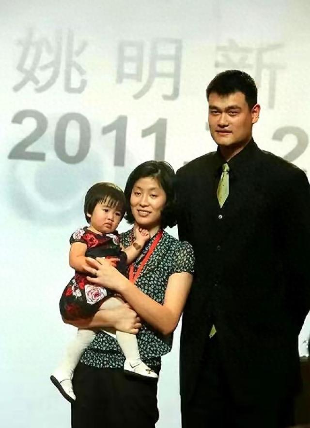 姚明女儿美到认不出！年仅15岁身高2米	，是一名学霸，不爱打篮球