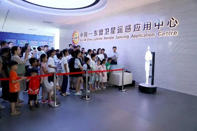 卫星模型、数字人齐上阵！广西自然资源遥感院解锁测绘普法“新玩法”