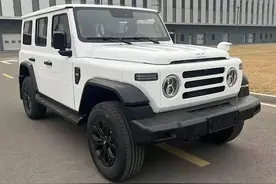 下半年将至的方盒子SUV：比亚迪奇瑞长城齐上新，全新212真硬派图片