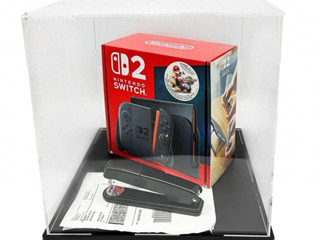“订书门”Switch 2游戏掌机被拍出25万美元天价