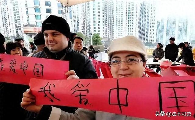 风向反了！免签后的中国，让外国人集体沉迷：回国连饭都吃不下