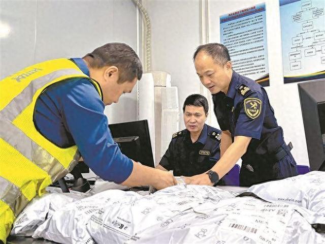 厦门：订单猛涨 “双十一”包裹不积压