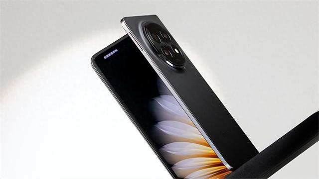 2025大折叠盘点：轻薄+大而全路线 OPPO Find N5封神